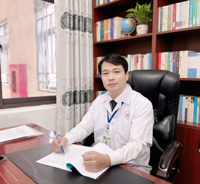 Tiến sĩ, Bác sĩ cao cấp Phùng Thanh Hải: Blouse trái tim hồng