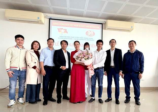 CHI BỘ KHOA DƯỢC VÀ CHI BỘ PHÒNG ĐT-NCKH&CĐT TỔ CHỨC LỄ KẾT NẠP ĐẢNG VIÊN MỚI NHÂN KỶ NIỆM 96 NĂM NGÀY THÀNH LẬP ĐẢNG CỘNG SẢN VIỆT NAM (03/02/1930 – 03/02/2026)